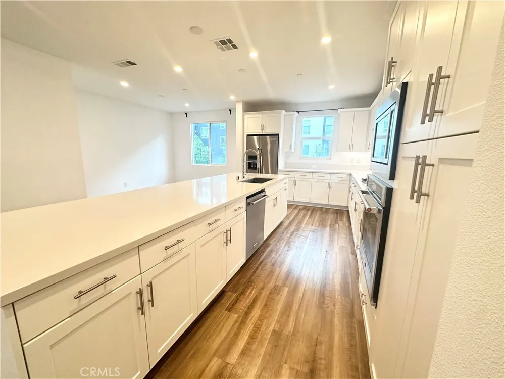 126 Schick Irvine, CA 92614