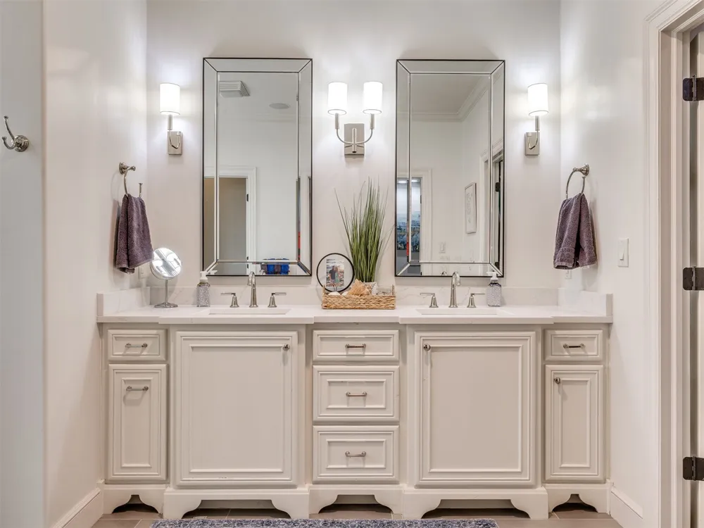 18544 E Crooked Oak Drive Owasso, OK 74055