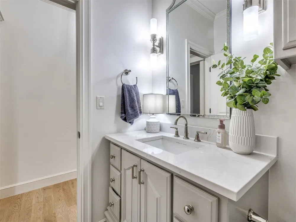 18544 E Crooked Oak Drive Owasso, OK 74055