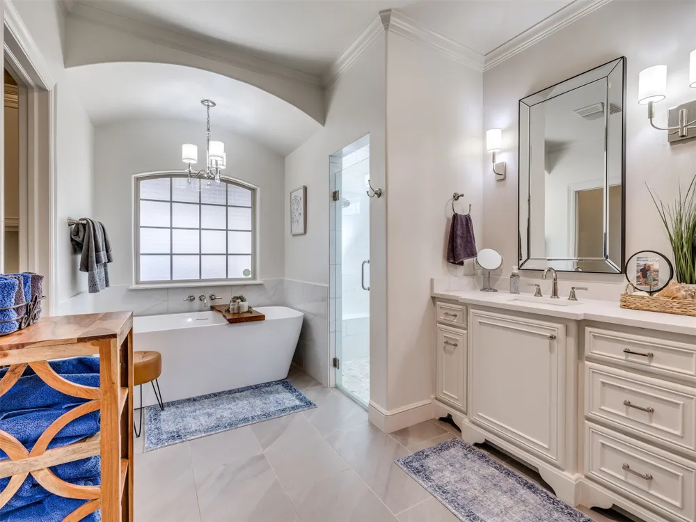18544 E Crooked Oak Drive Owasso, OK 74055