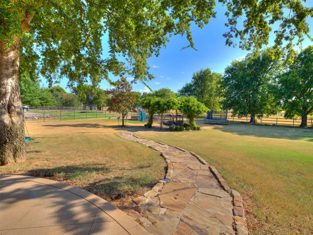 18544 E Crooked Oak Drive Owasso, OK 74055