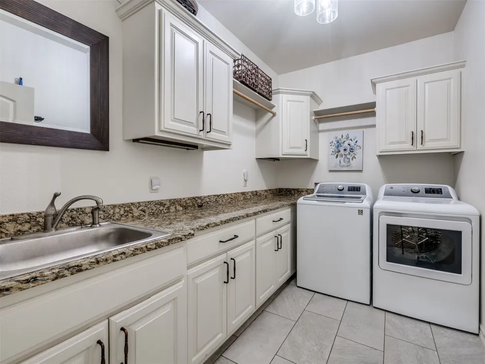 18544 E Crooked Oak Drive Owasso, OK 74055