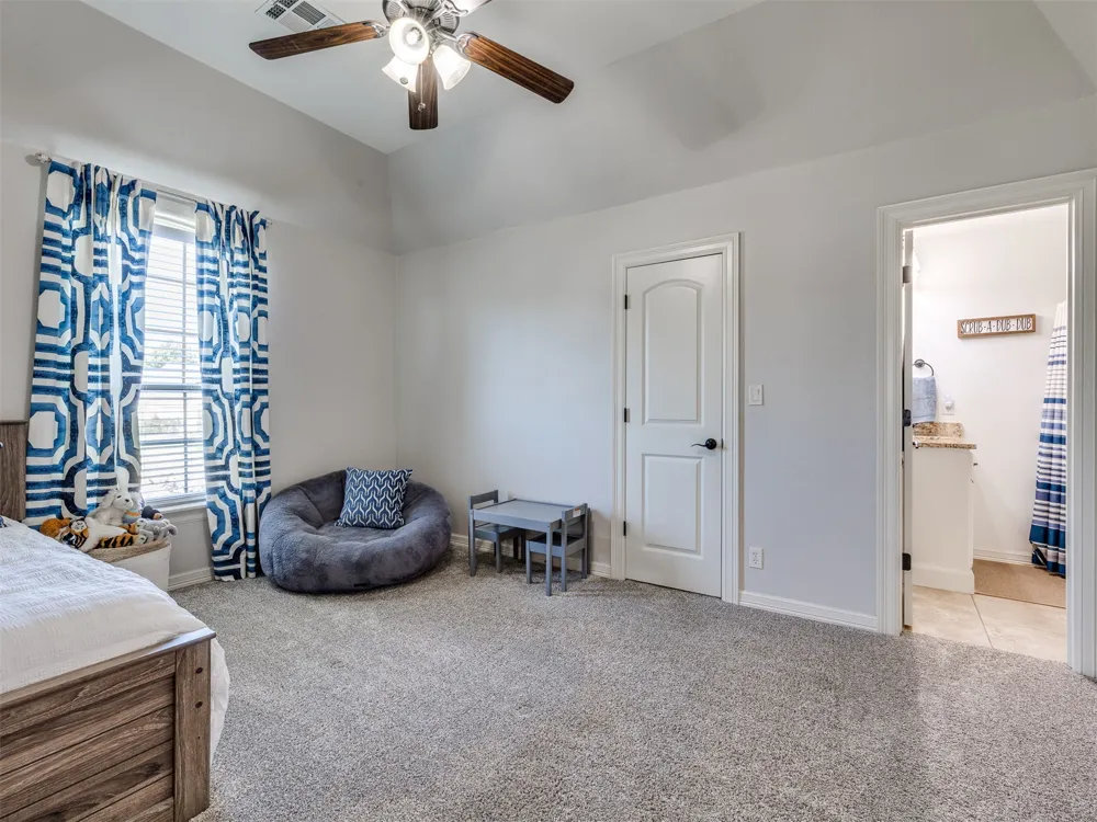 18544 E Crooked Oak Drive Owasso, OK 74055