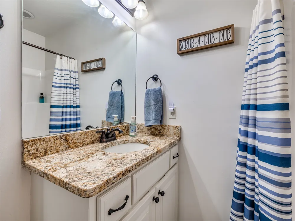 18544 E Crooked Oak Drive Owasso, OK 74055