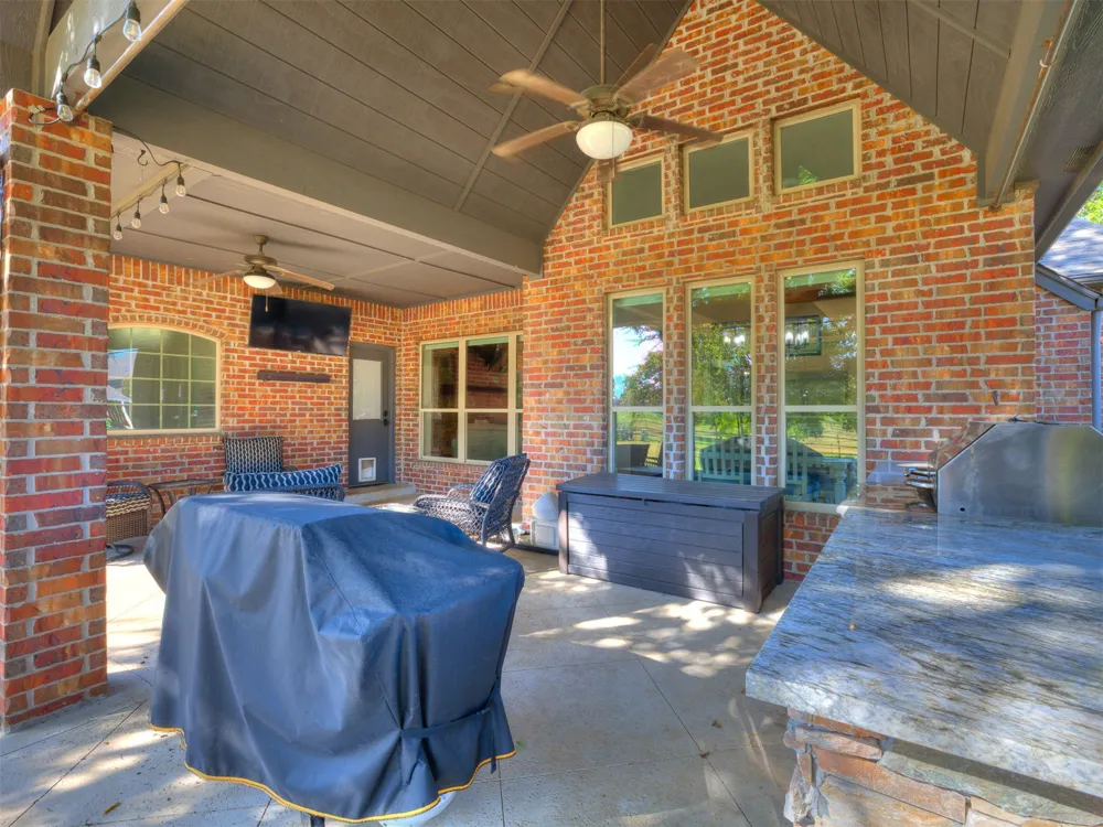 18544 E Crooked Oak Drive Owasso, OK 74055