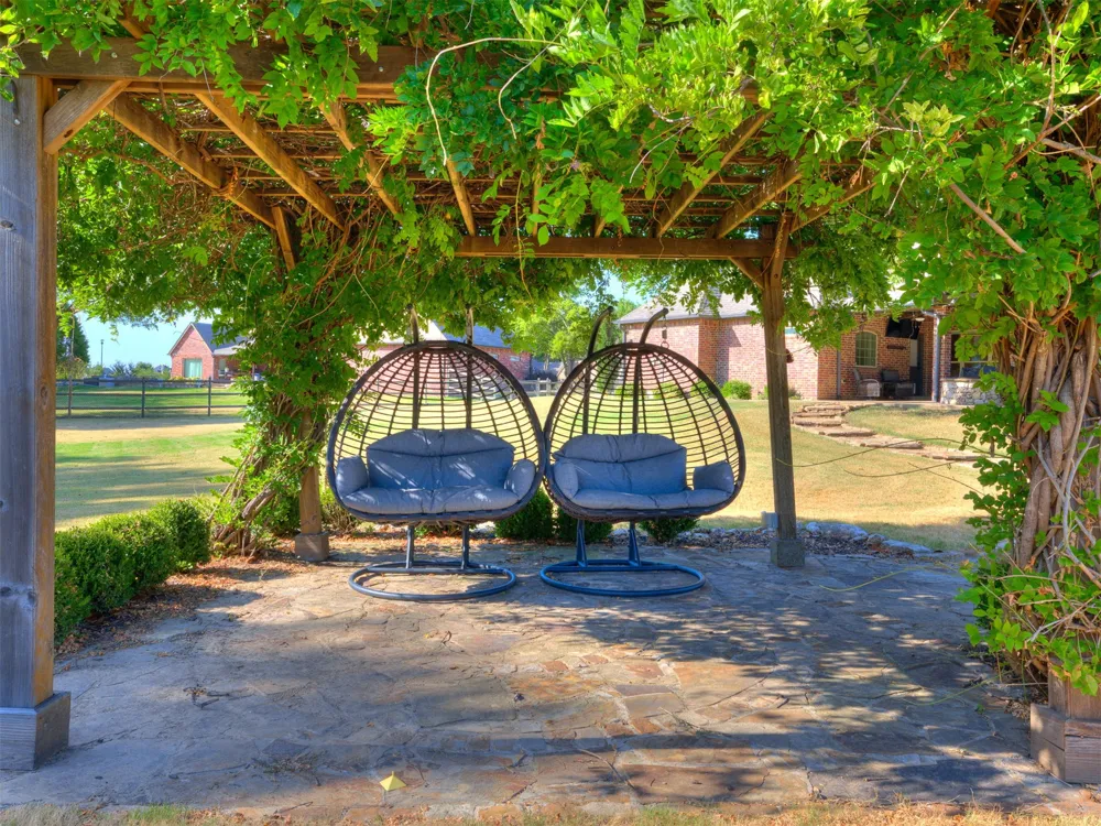 18544 E Crooked Oak Drive Owasso, OK 74055