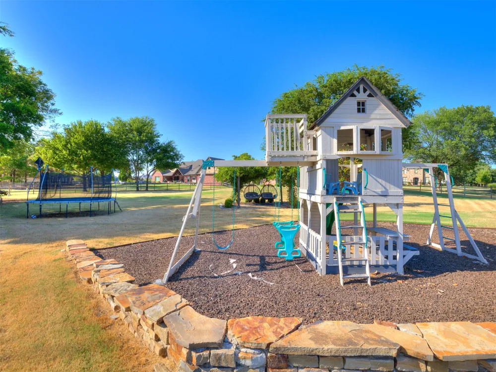 18544 E Crooked Oak Drive Owasso, OK 74055