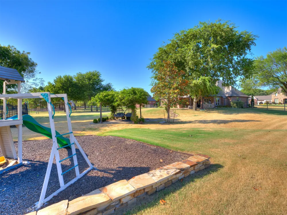 18544 E Crooked Oak Drive Owasso, OK 74055