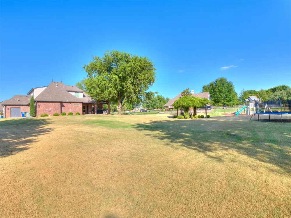 18544 E Crooked Oak Drive Owasso, OK 74055