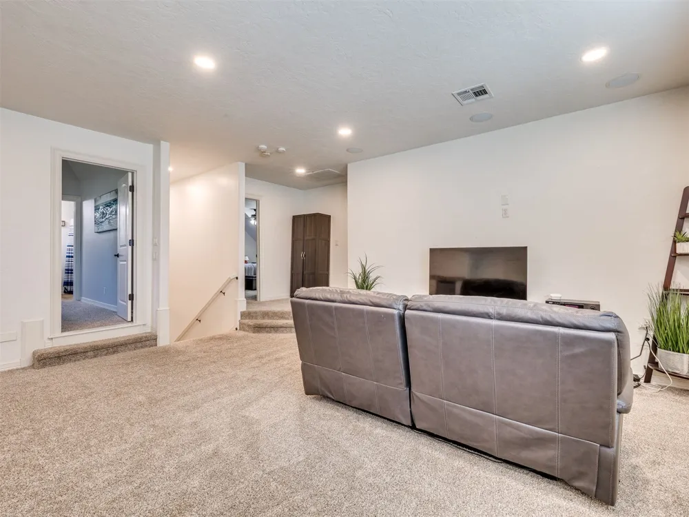 18544 E Crooked Oak Drive Owasso, OK 74055