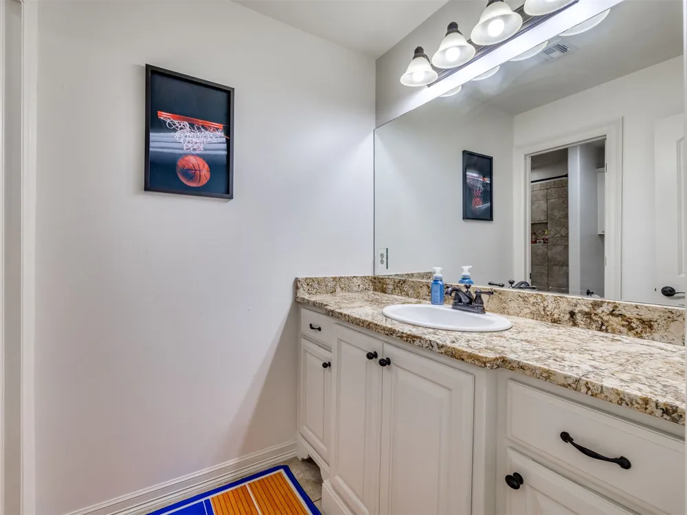 18544 E Crooked Oak Drive Owasso, OK 74055
