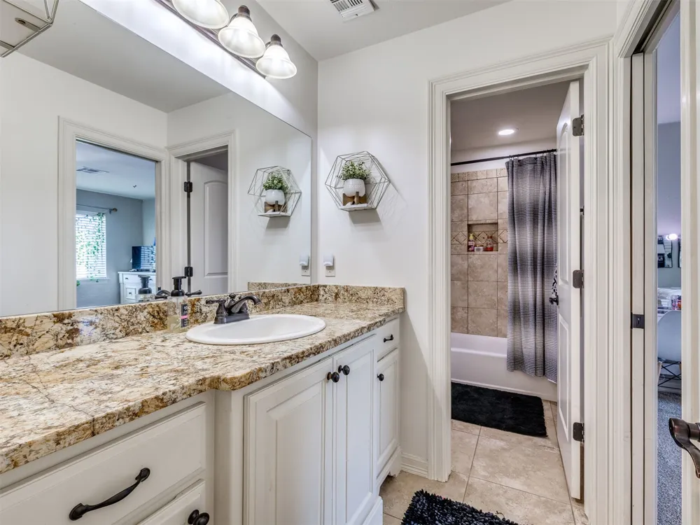 18544 E Crooked Oak Drive Owasso, OK 74055