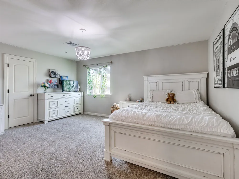 18544 E Crooked Oak Drive Owasso, OK 74055