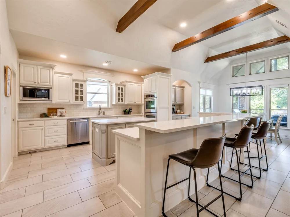 18544 E Crooked Oak Drive Owasso, OK 74055