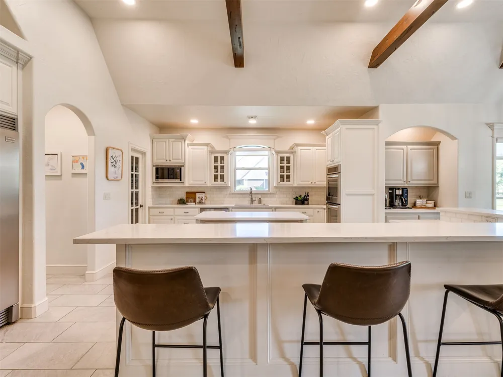 18544 E Crooked Oak Drive Owasso, OK 74055
