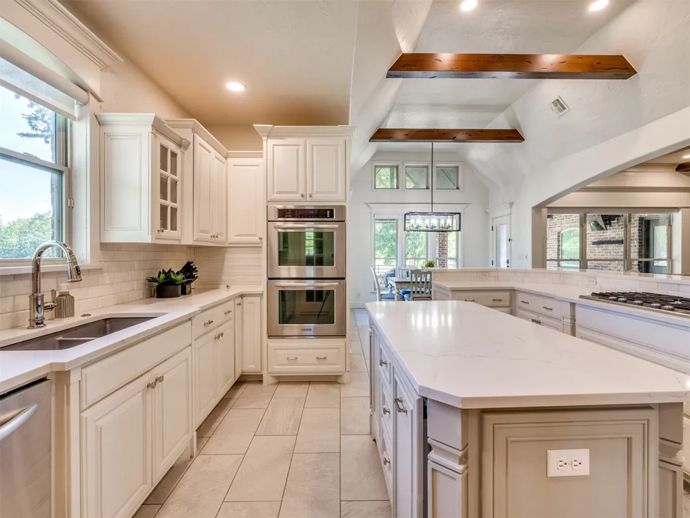 18544 E Crooked Oak Drive Owasso, OK 74055