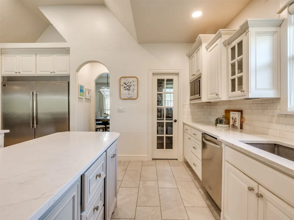 18544 E Crooked Oak Drive Owasso, OK 74055
