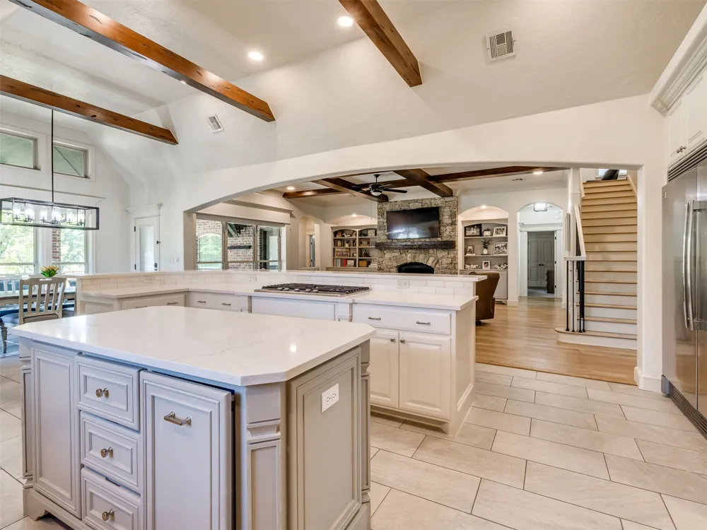 18544 E Crooked Oak Drive Owasso, OK 74055