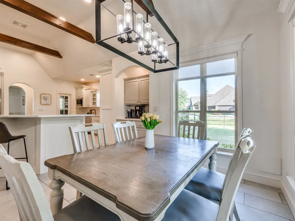 18544 E Crooked Oak Drive Owasso, OK 74055