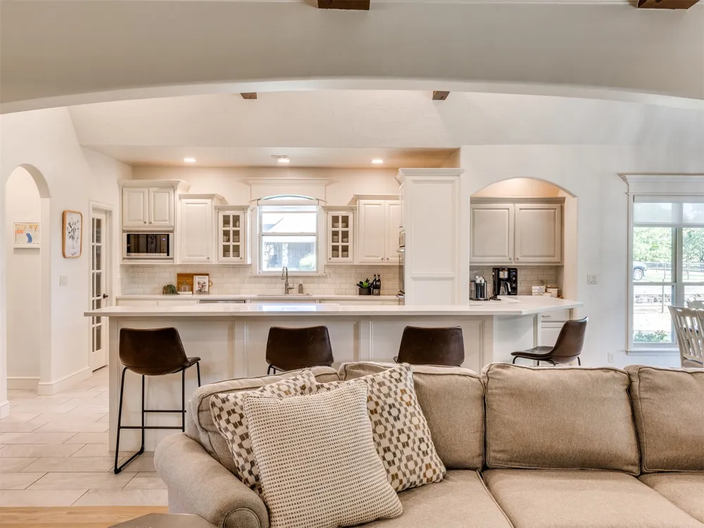 18544 E Crooked Oak Drive Owasso, OK 74055