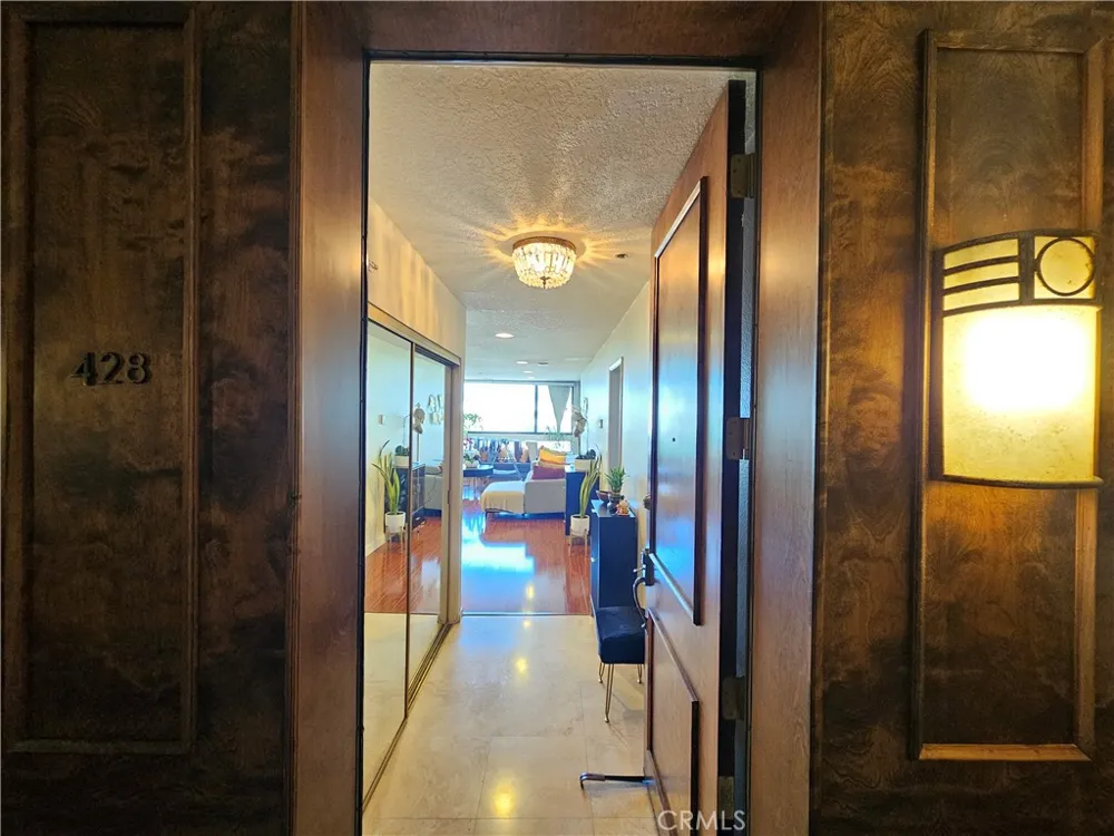 121 S Hope Street #428 Los Angeles, CA 90012