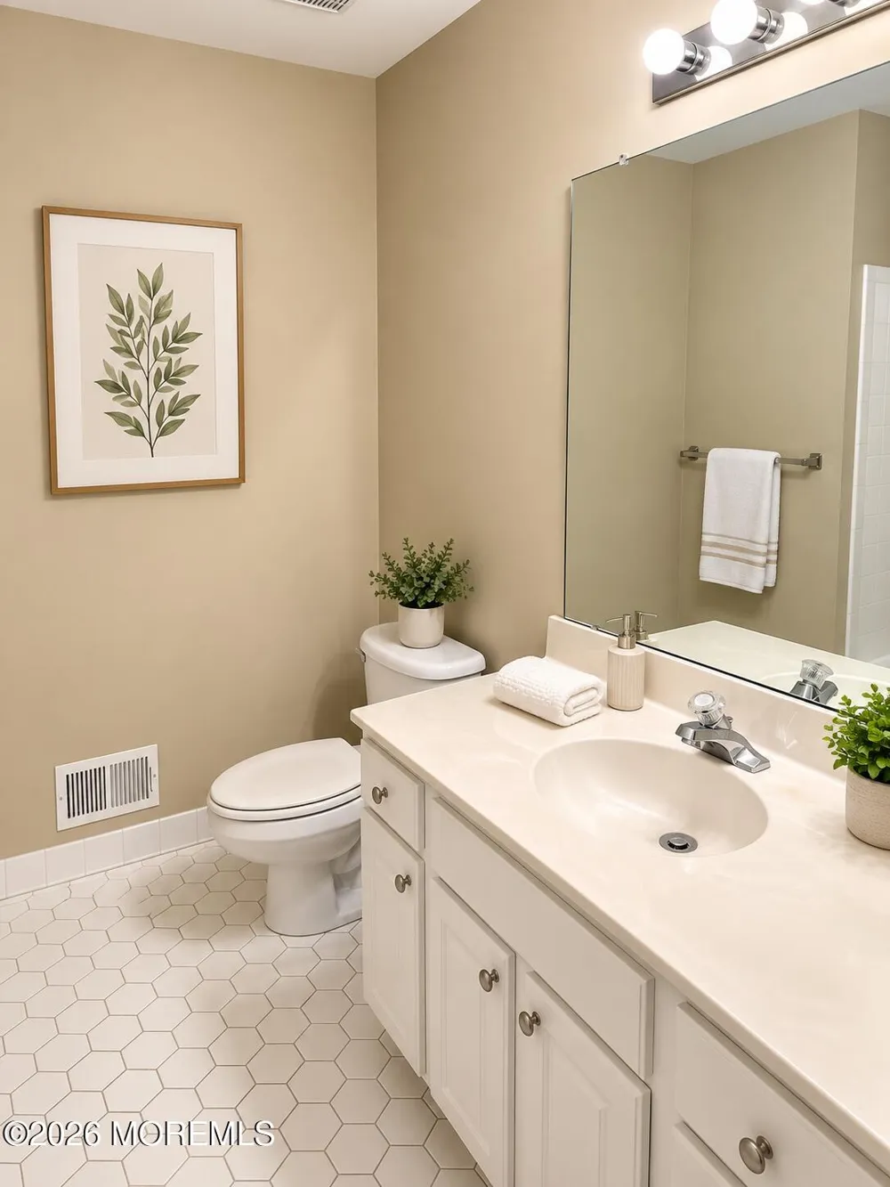 35 Ironwood Court Middletown, NJ 07748