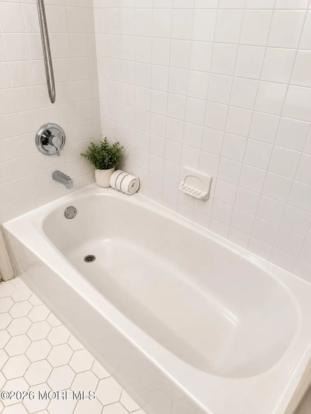 35 Ironwood Court Middletown, NJ 07748