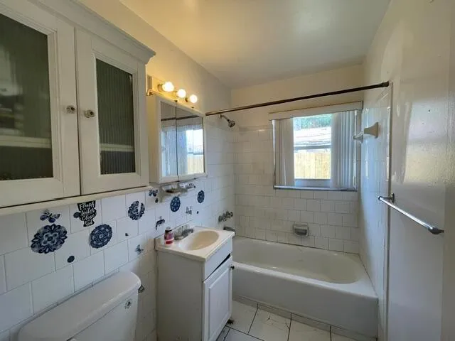 1104 W 24TH STREET Riviera Beach, FL 33404