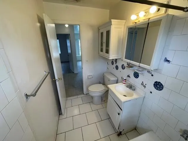 1104 W 24TH STREET Riviera Beach, FL 33404