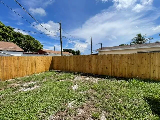 1104 W 24TH STREET Riviera Beach, FL 33404