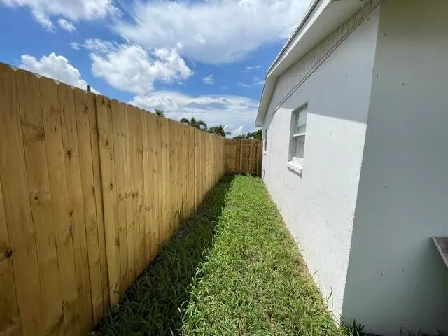 1104 W 24TH STREET Riviera Beach, FL 33404