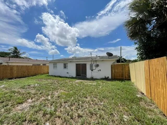 1104 W 24TH STREET Riviera Beach, FL 33404