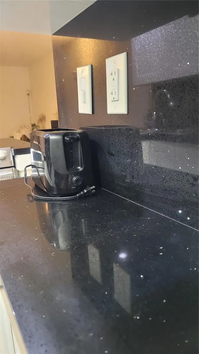 2899 Collins Ave #606 Miami Beach, FL 33140