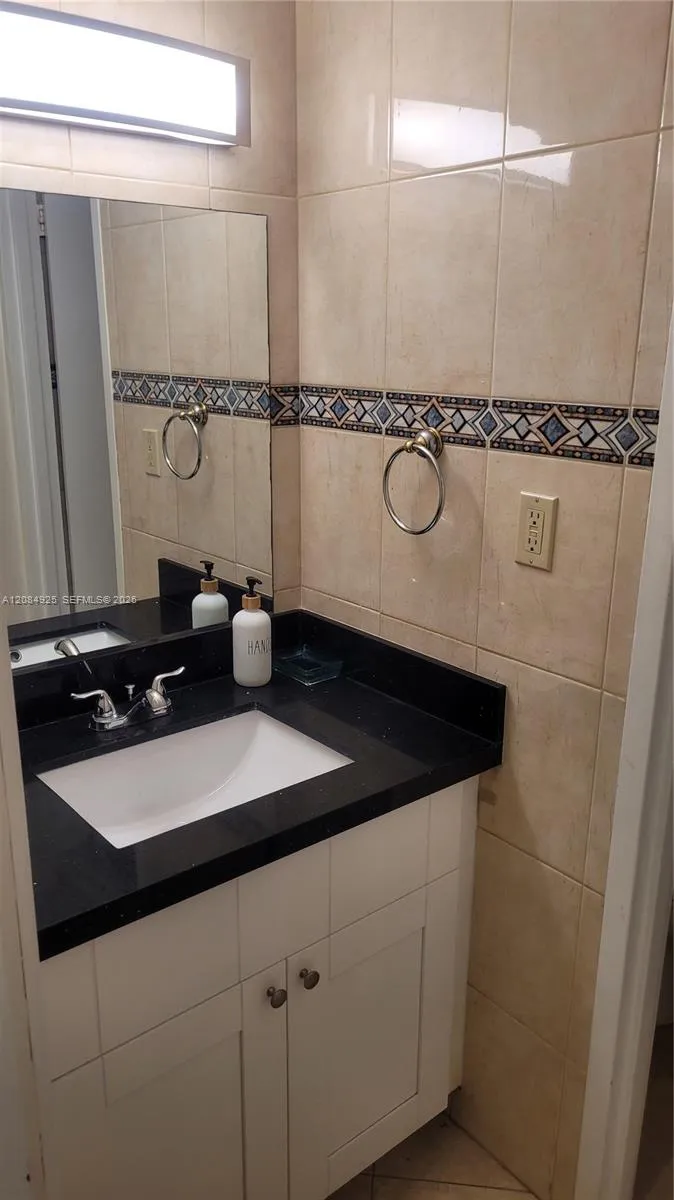 2899 Collins Ave #606 Miami Beach, FL 33140