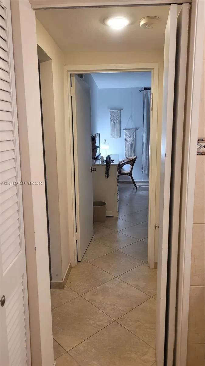 2899 Collins Ave #606 Miami Beach, FL 33140
