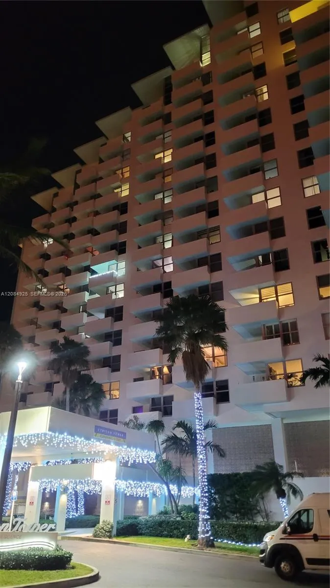 2899 Collins Ave #606 Miami Beach, FL 33140