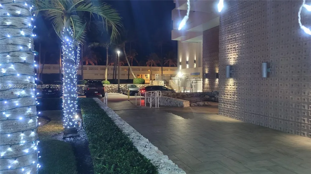 2899 Collins Ave #606 Miami Beach, FL 33140