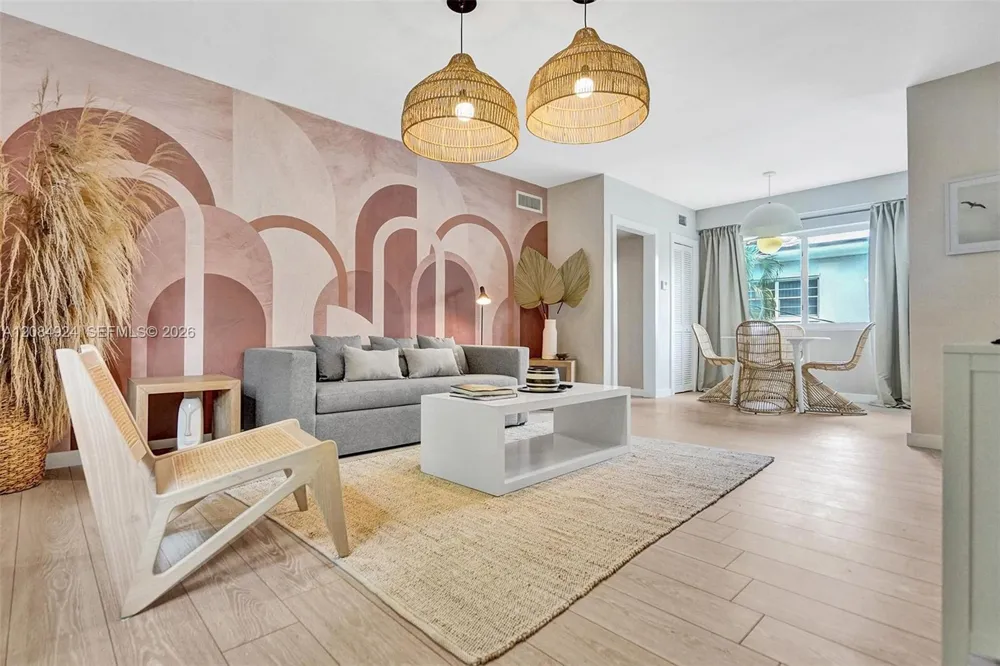 1415 16th St #4 Miami Beach, FL 33139