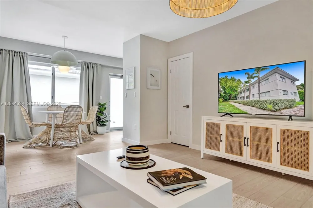 1415 16th St #4 Miami Beach, FL 33139