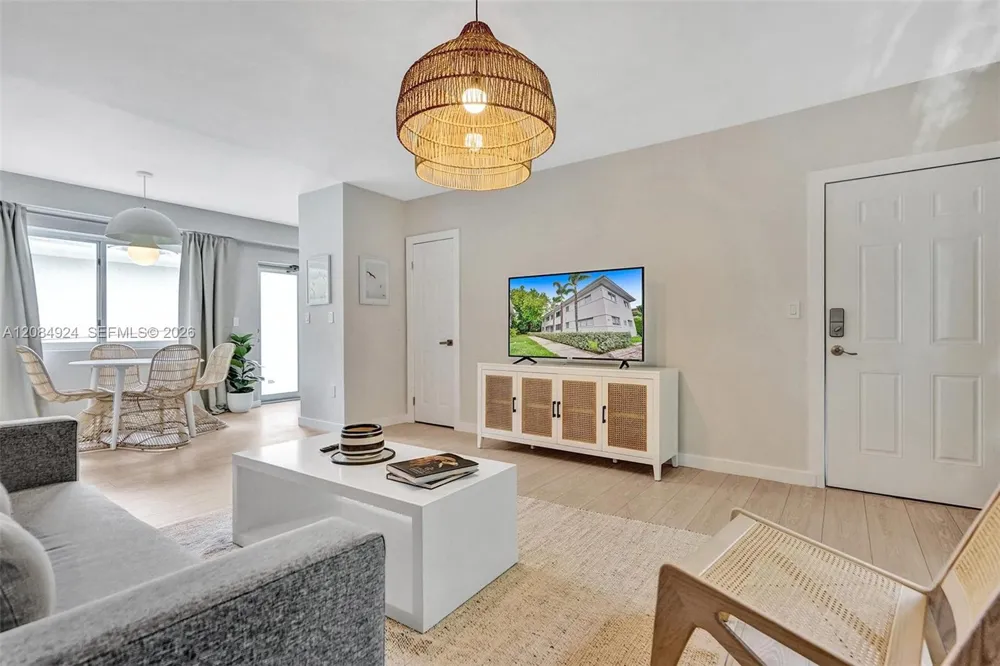 1415 16th St #4 Miami Beach, FL 33139