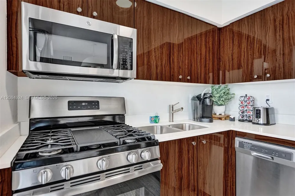 1415 16th St #4 Miami Beach, FL 33139
