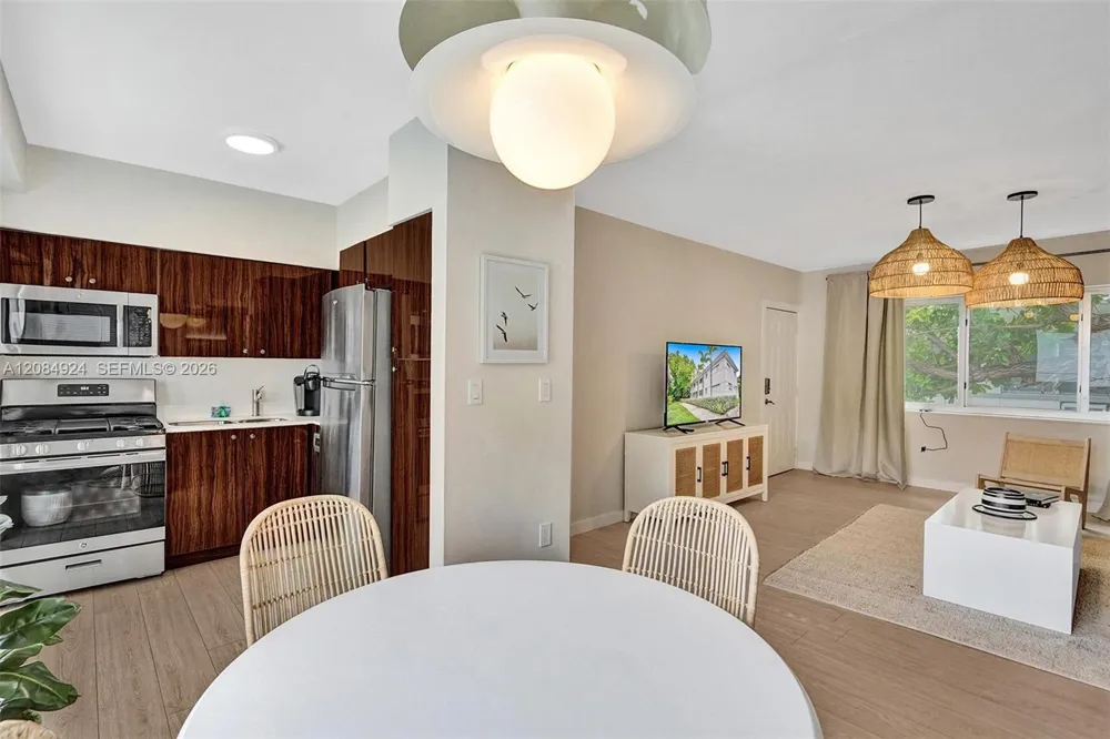 1415 16th St #4 Miami Beach, FL 33139