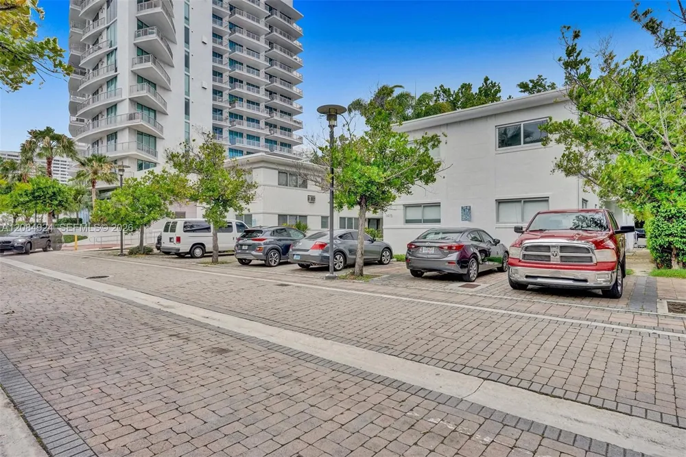 1415 16th St #4 Miami Beach, FL 33139