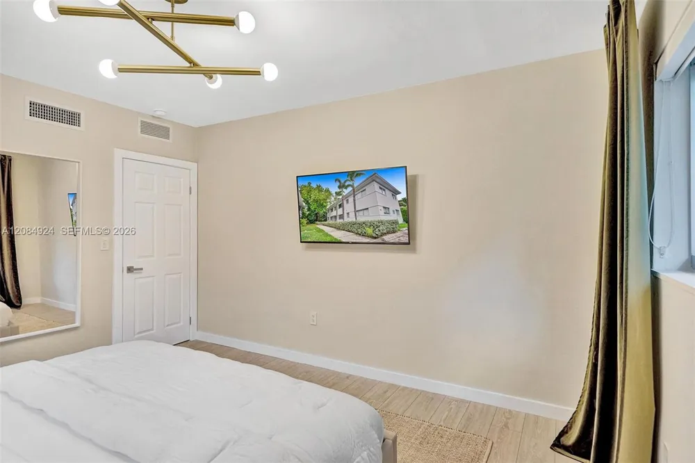 1415 16th St #4 Miami Beach, FL 33139