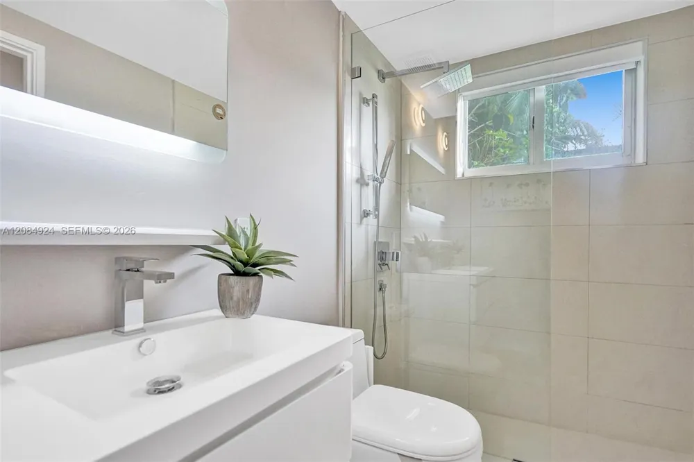 1415 16th St #4 Miami Beach, FL 33139