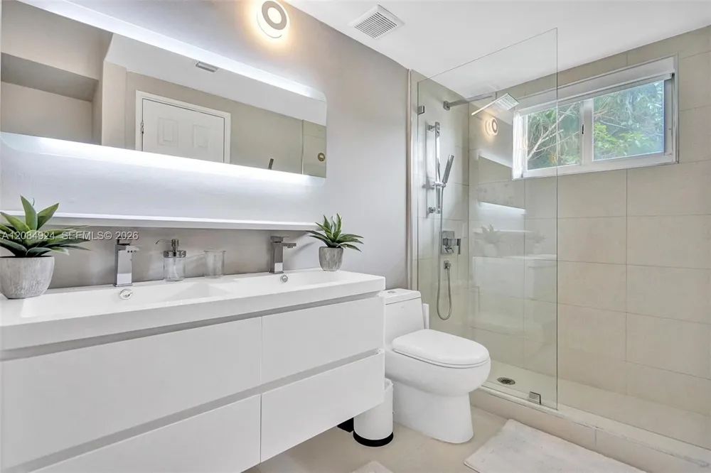 1415 16th St #4 Miami Beach, FL 33139