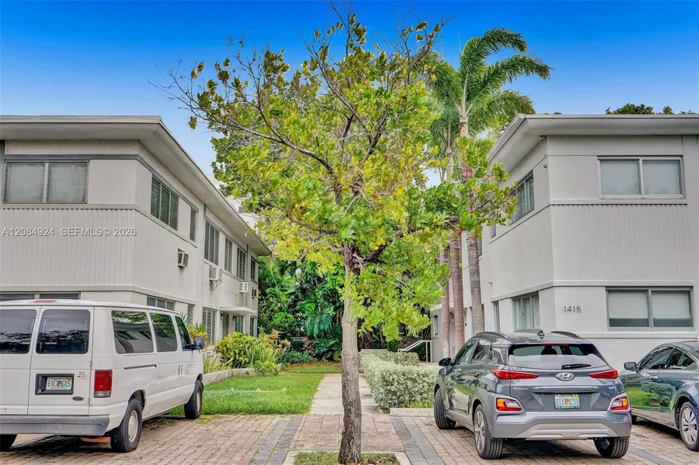 1415 16th St #4 Miami Beach, FL 33139