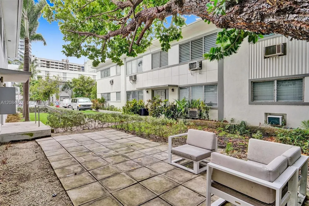 1415 16th St #4 Miami Beach, FL 33139