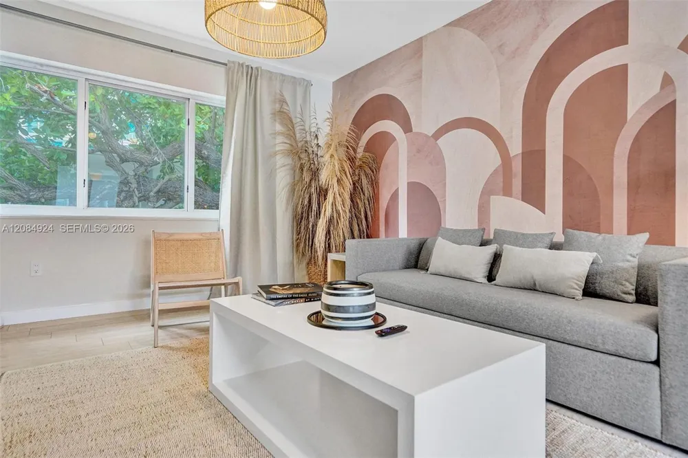 1415 16th St #4 Miami Beach, FL 33139