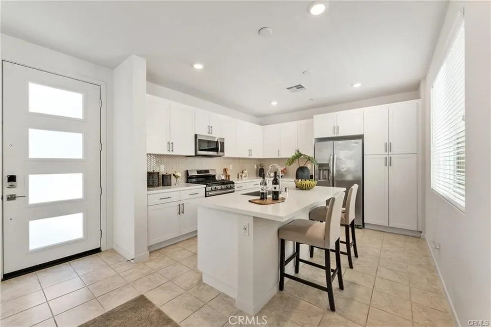 3691 S Nexa Paseo Ontario, CA 91761